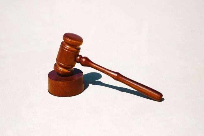 Photo by Tingey Injury Law Firm - STOCKFREE - judge,gavel judge,gavel